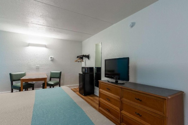 Motel 6-North Little Rock, AR - McCain image 11