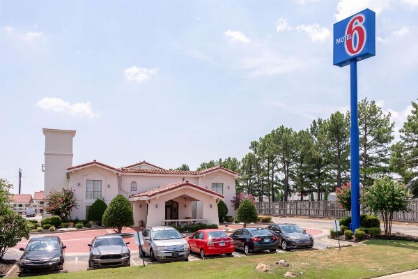 Motel 6-North Little Rock, AR - McCain image 5