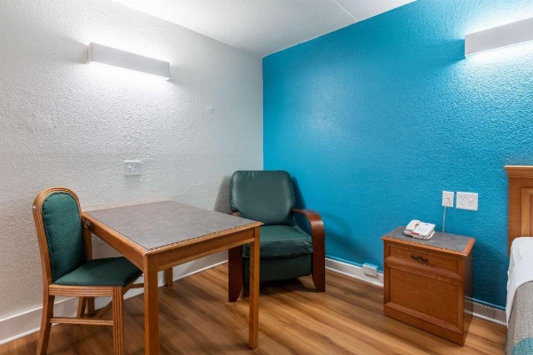 Motel 6-North Little Rock, AR - McCain image 8